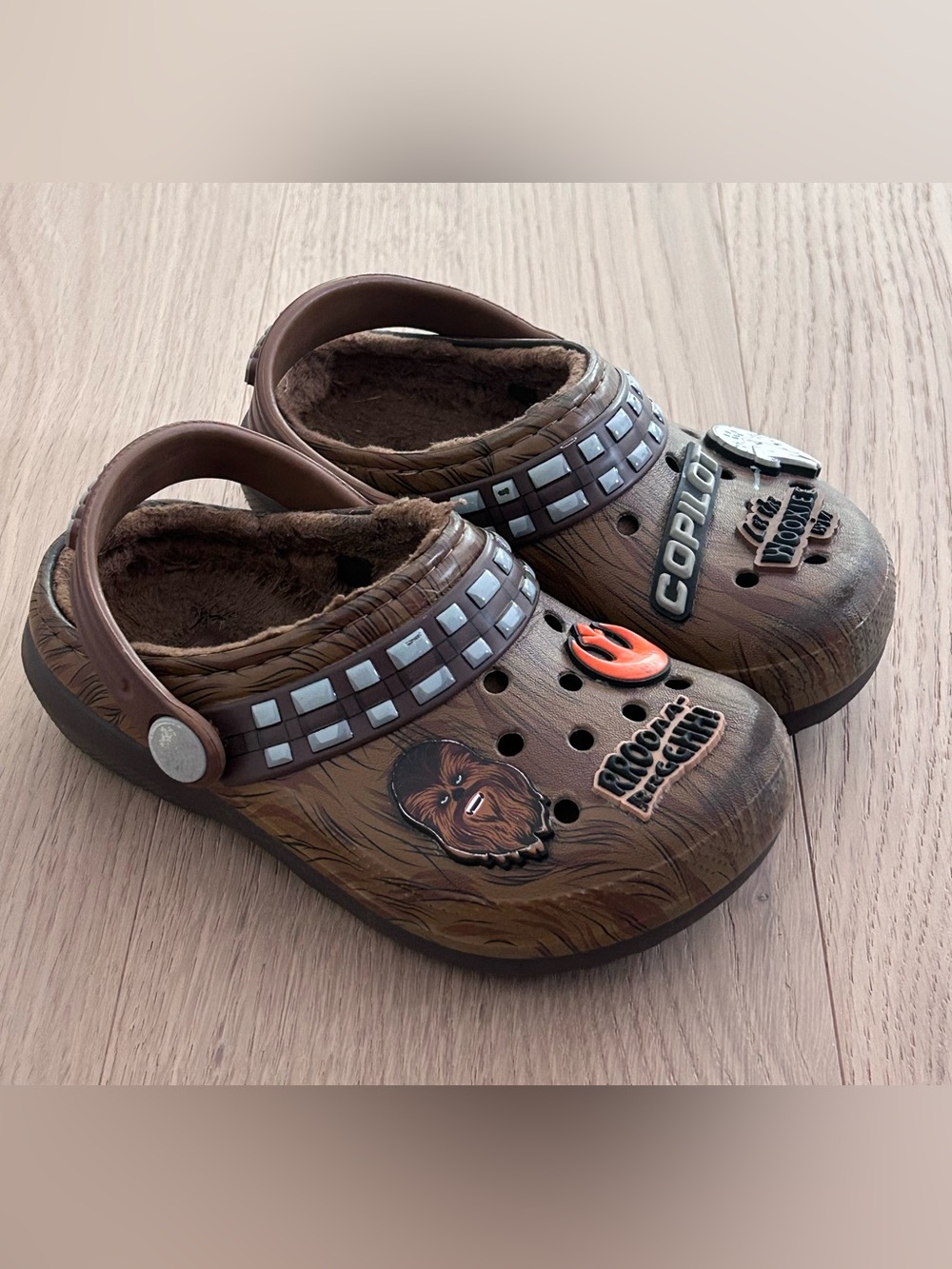 Kids Crocs Star Wars Chewbacca Classic Lined Clogs with Jibbitz Size 9C